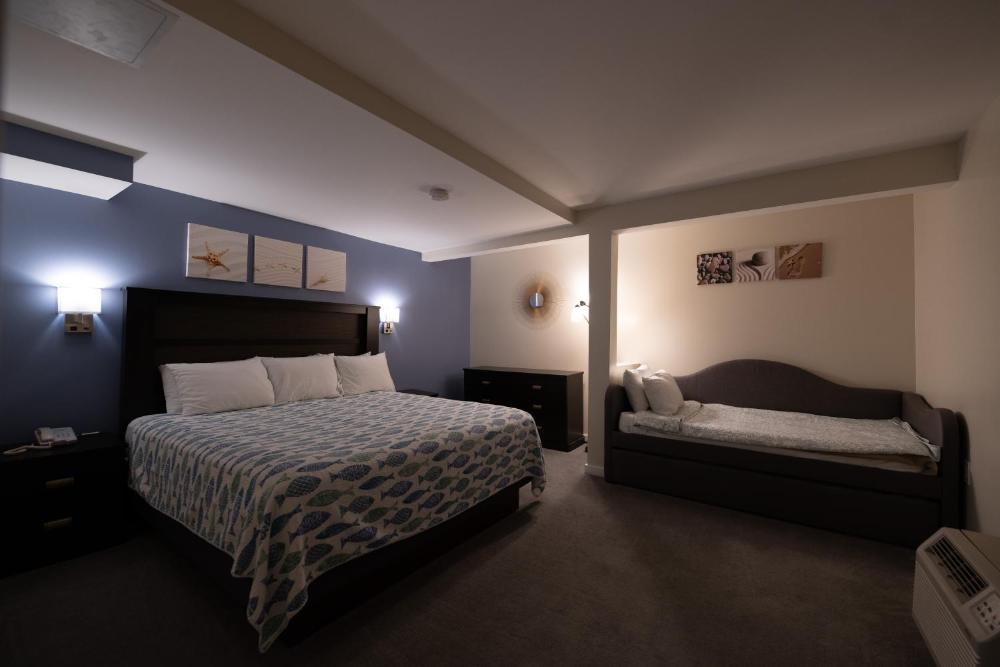 Family Room with Side Sea View